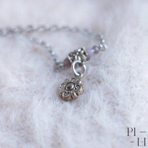 Handmade chain bracelet with flower pendant
